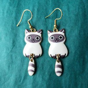 2/10$ NWOT gray happy cute  cat with articulated tail earrings